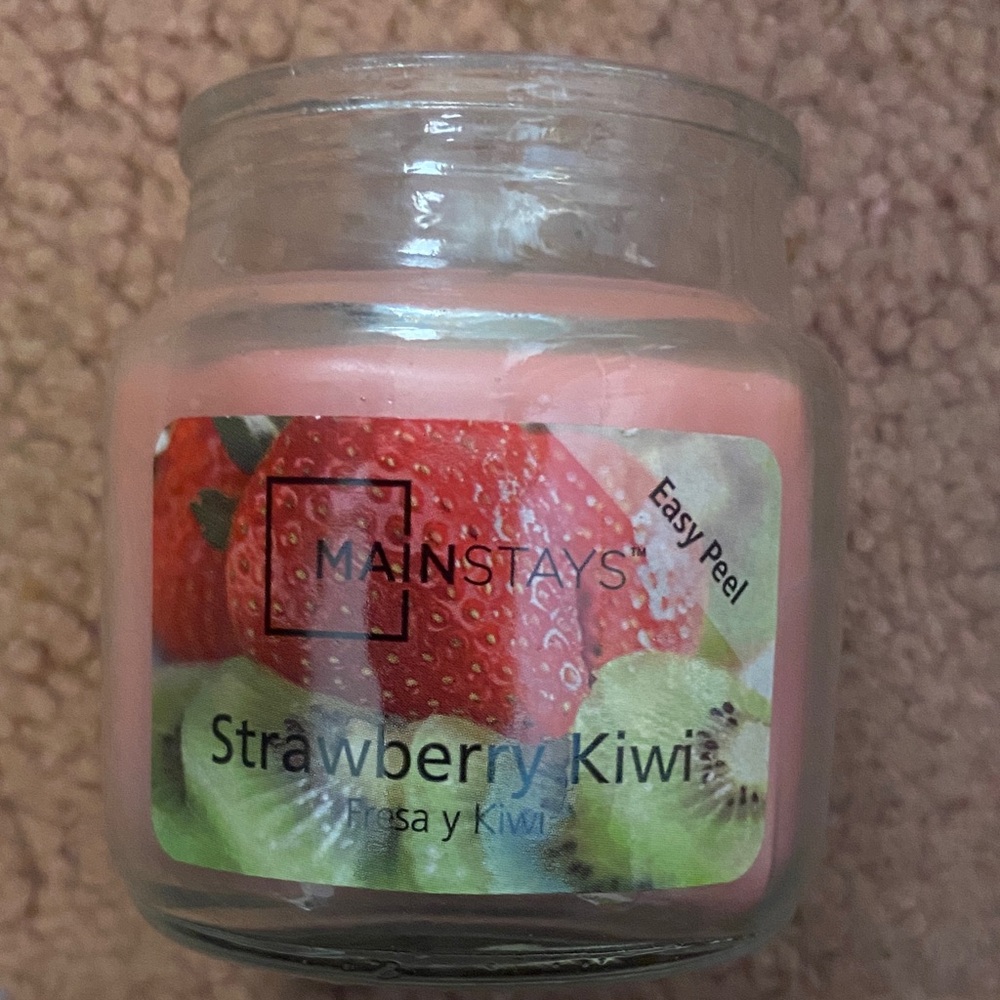 Mainstays Strawberry Kiwi candle  - Pink